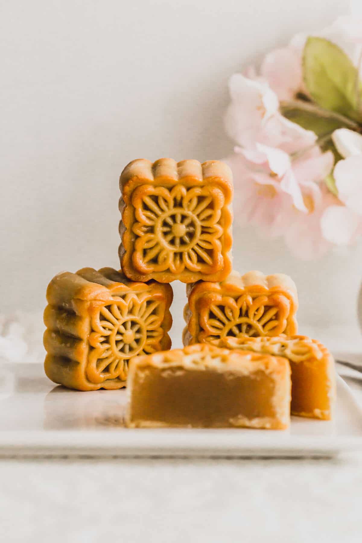 Mini Cantonese Style Mooncakes Sift Simmer