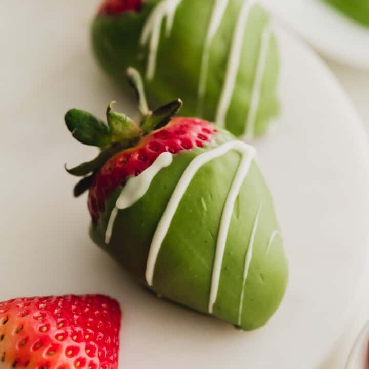 Matcha Chocolate Covered Strawberries | Sift & Simmer