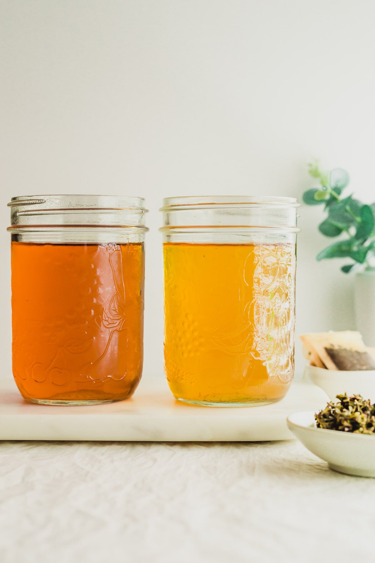 2 mason jar gasses of cold brew tea.